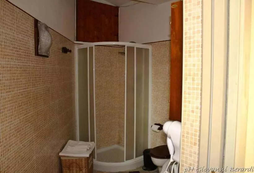 تختخواب و صبحانه Albarosa