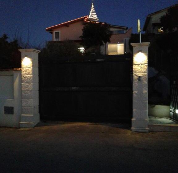 مبيت وإفطار Borgo Manfria