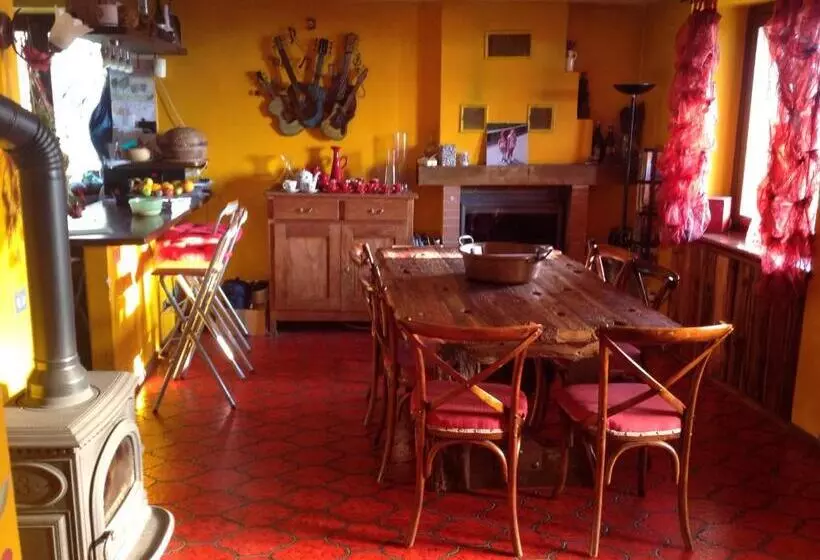 Aamiaismajoitus (B&B) Cascina Brunod