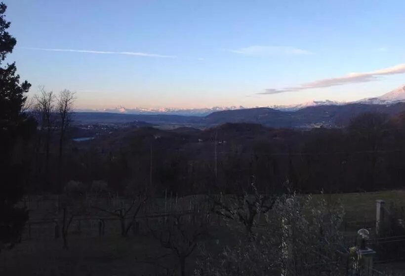 Aamiaismajoitus (B&B) Cascina Brunod