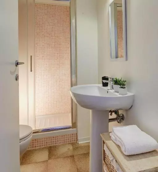 تختخواب و صبحانه Sette Note Guest House
