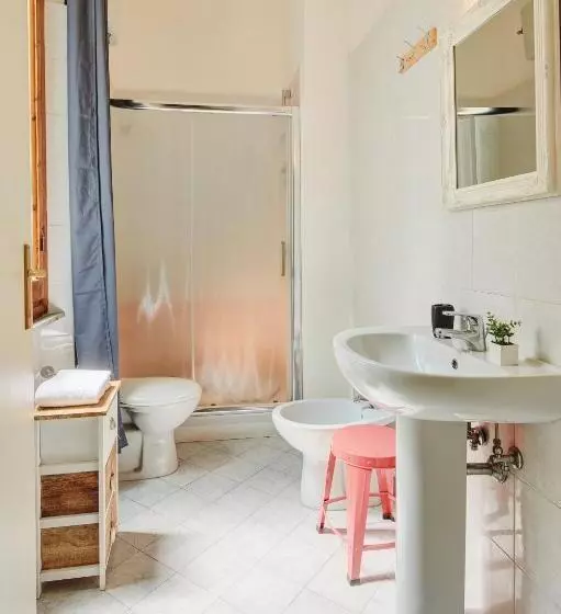 تختخواب و صبحانه Sette Note Guest House