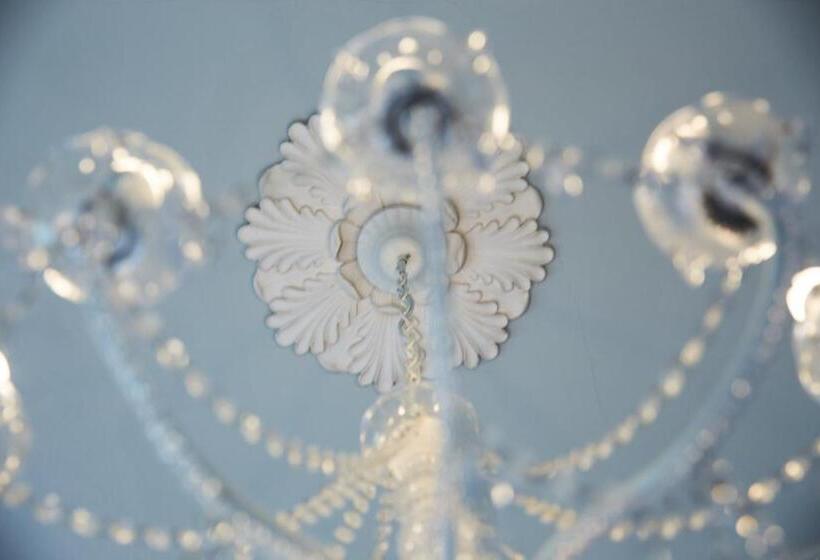 تختخواب و صبحانه Sette Note Guest House