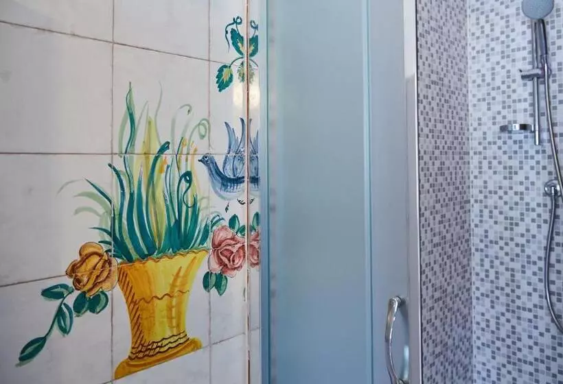 تختخواب و صبحانه Sette Note Guest House
