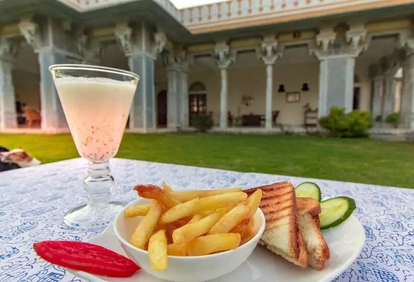 Hotel Dev Shree Deogarh