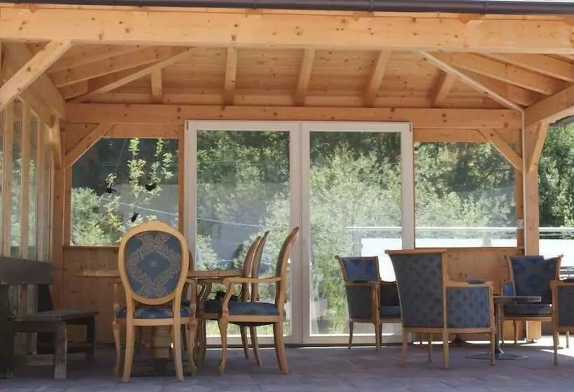Hotelli Pension Wirt Am Bach