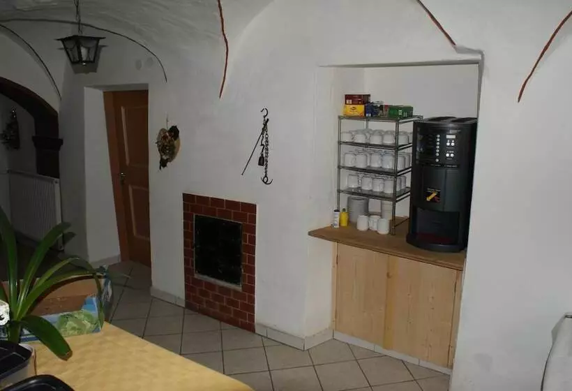 Hotelli Pension Wirt Am Bach