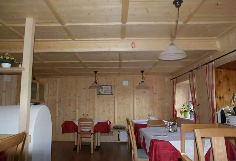 Hotelli Pension Wirt Am Bach