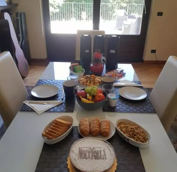 ベッドアンドブレックファースト La Morona