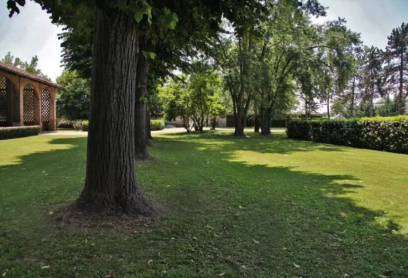 Aamiaismajoitus (B&B) Tenuta Ajrale