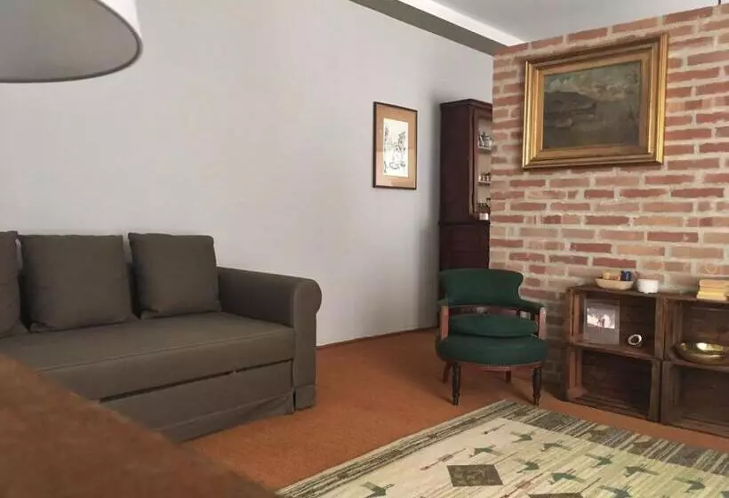 Aamiaismajoitus (B&B) Tenuta Ajrale