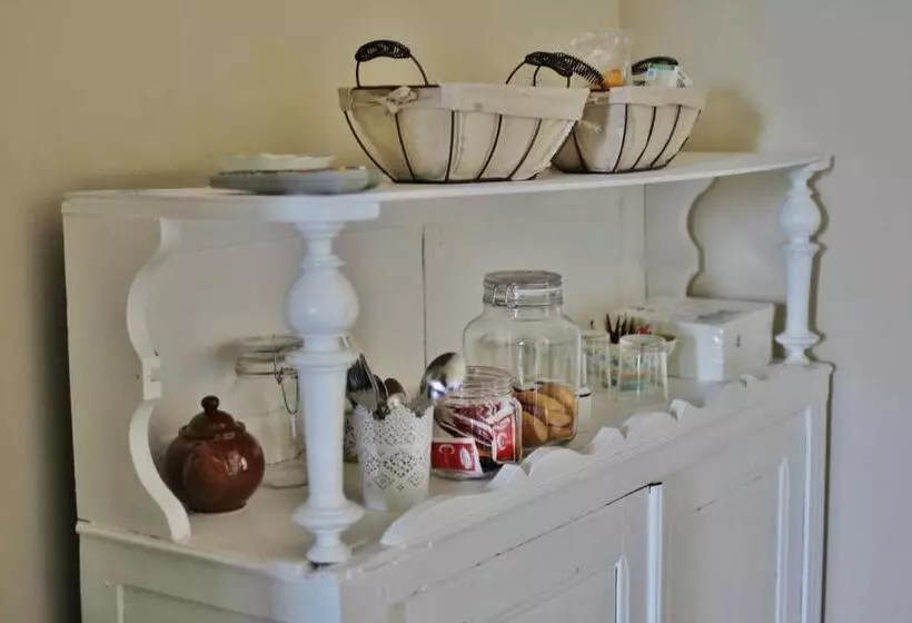 Aamiaismajoitus (B&B) Tenuta Ajrale