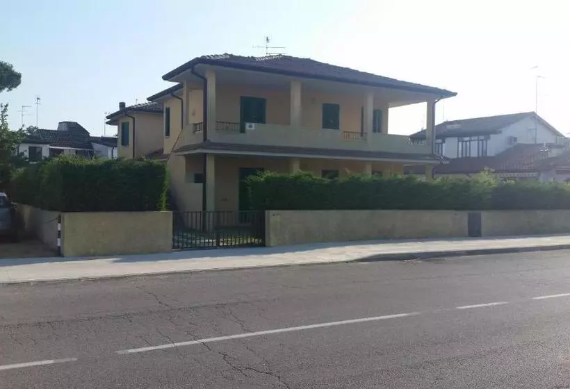 Hotelli Albergo Ristorante Elena