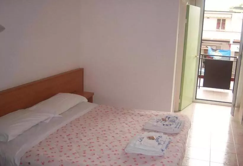 Hotelli Albergo Ristorante Elena