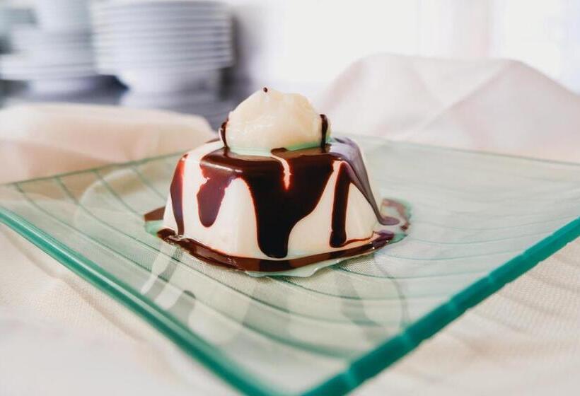 Отель Albergo Ristorante Elena