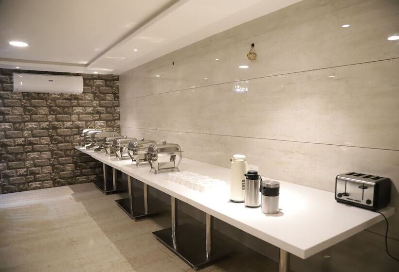 ホテル The Gandhi International