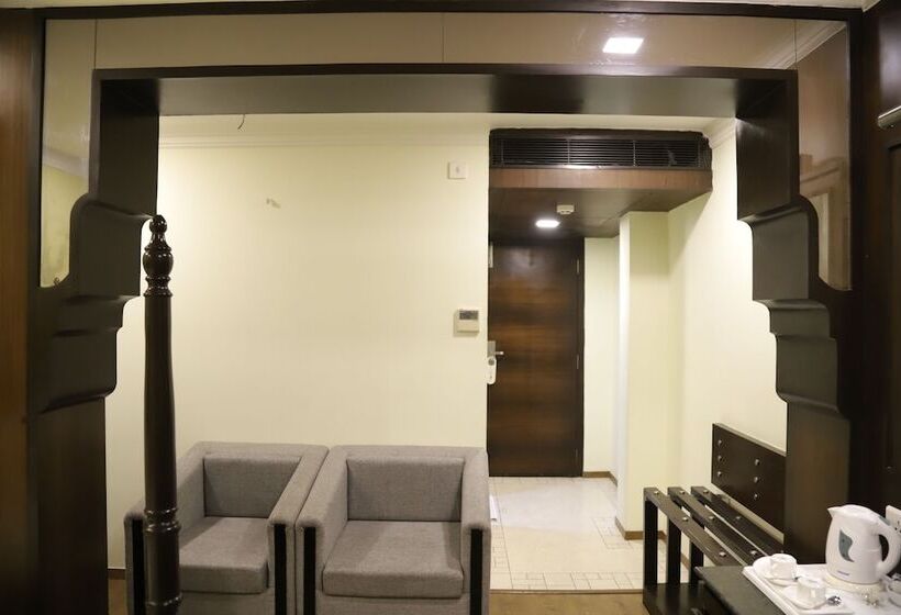 ホテル The Gandhi International