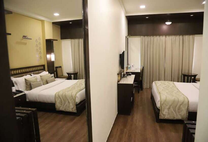 ホテル The Gandhi International