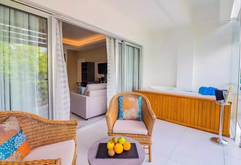 ホテル Bakour Punta Cana Suites