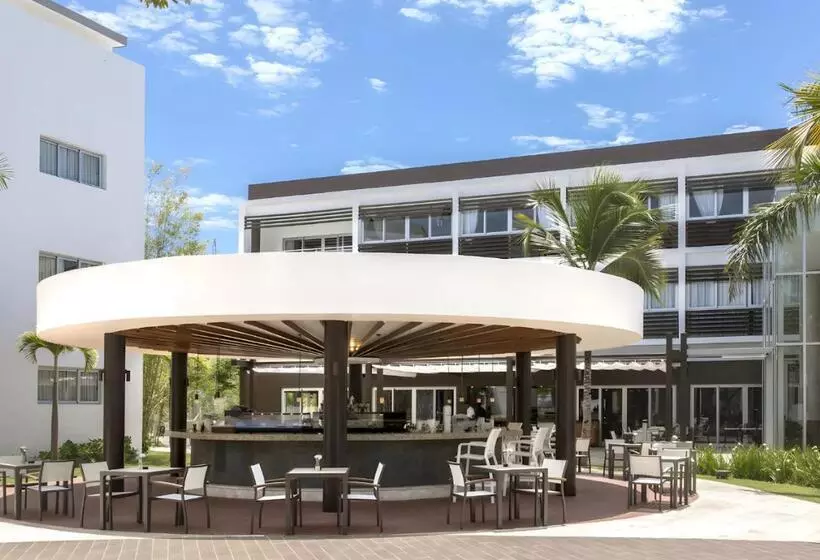 ホテル Bakour Punta Cana Suites