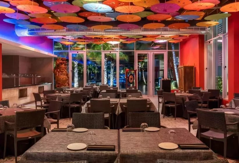 ホテル Bakour Punta Cana Suites