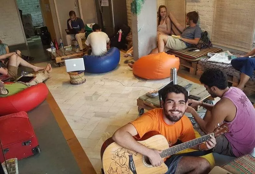 Hostel Jhouse Near Bhikaji