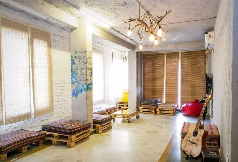 Hostel Jhouse Near Bhikaji