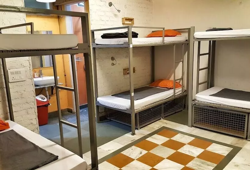 Hostel Jhouse Near Bhikaji