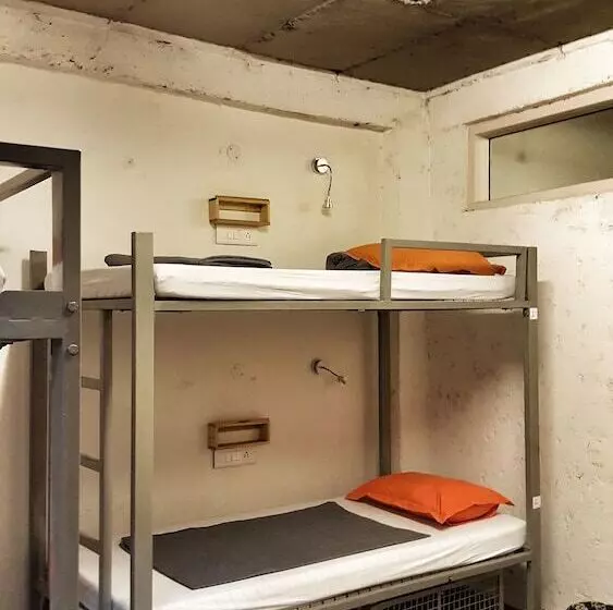 Hostel Jhouse Near Bhikaji