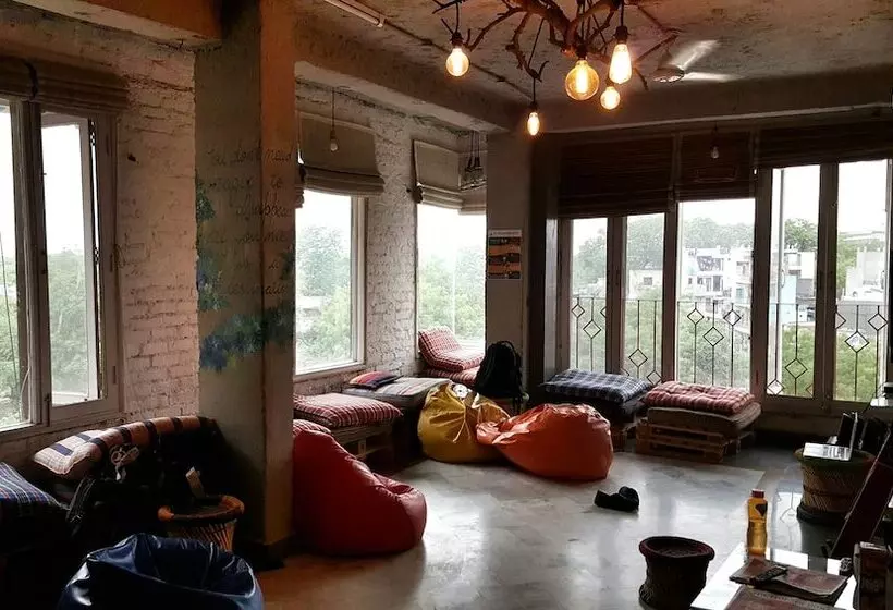 Hostel Jhouse Near Bhikaji
