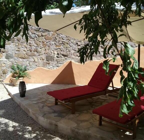 تختخواب و صبحانه Il Giardinetto