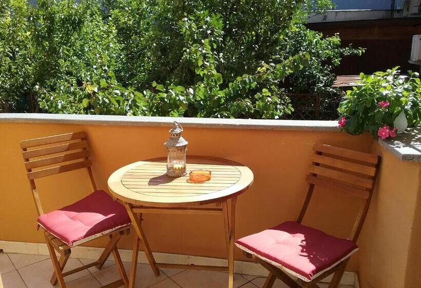 تختخواب و صبحانه Il Giardinetto