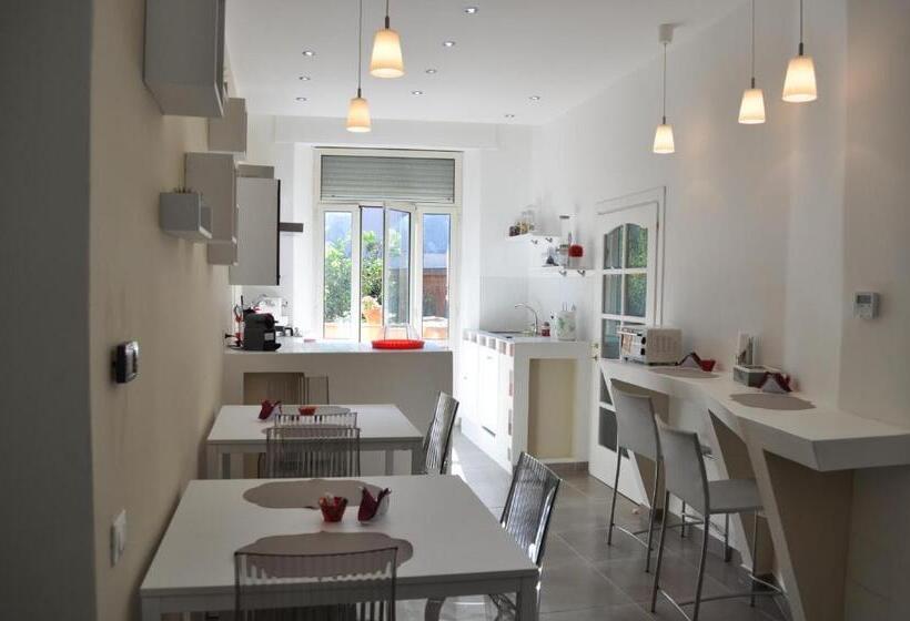 تختخواب و صبحانه Il Giardinetto