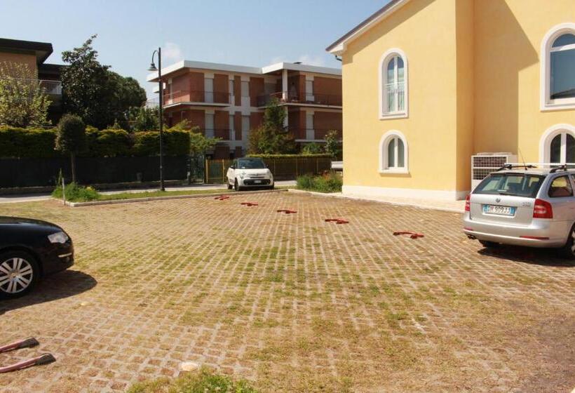 ベッドアンドブレックファースト La Piazzetta