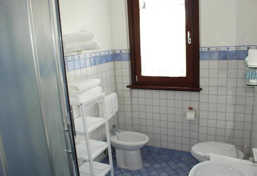 ベッドアンドブレックファースト La Piazzetta