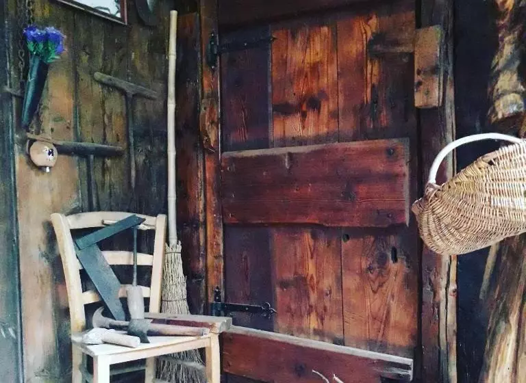 تختخواب و صبحانه Maison Lazier