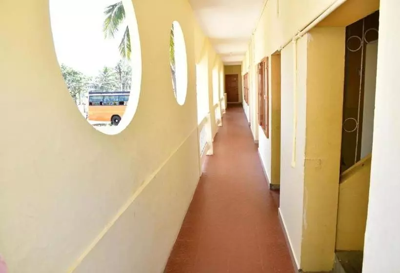 ホテル Ganesh Lodge