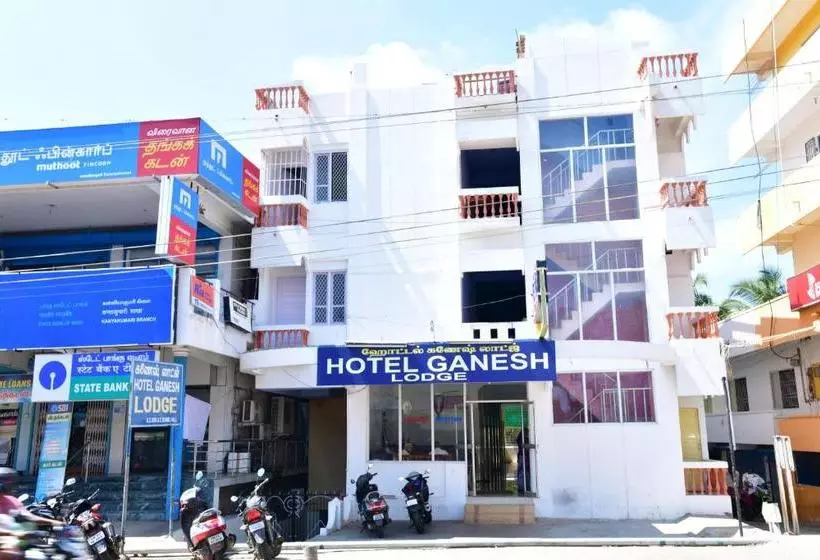ホテル Ganesh Lodge