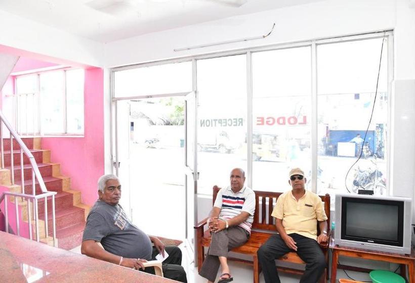 Отель Ganesh Lodge