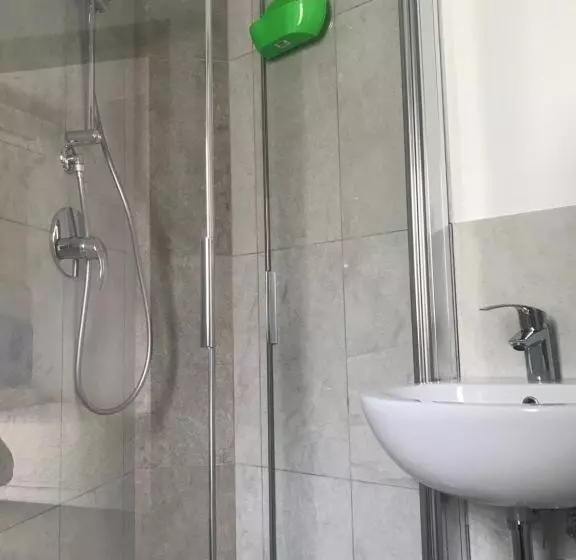 هتل Moderno Bed & Breakfast