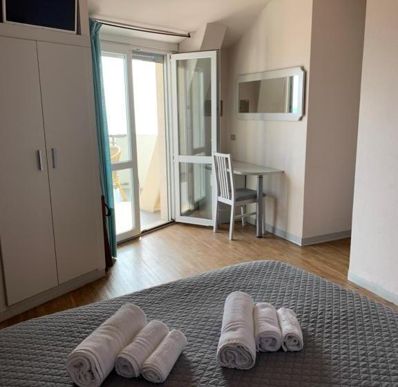 هتل Moderno Bed & Breakfast