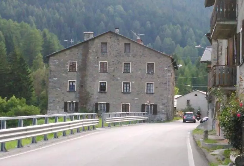 Retkeilymaja Guesthouse Seghetto