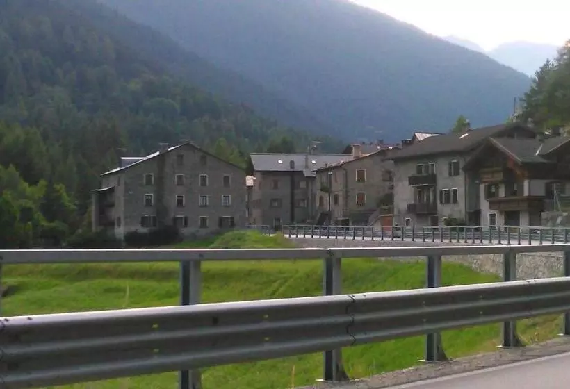 Retkeilymaja Guesthouse Seghetto