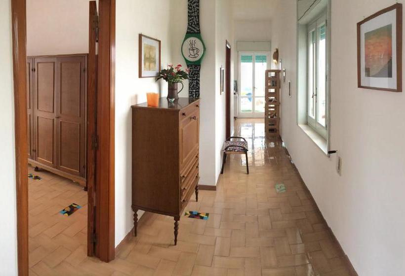 ベッドアンドブレックファースト Casa Dei Glicini