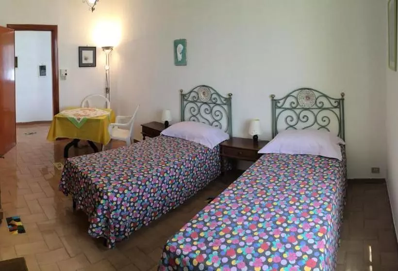 تختخواب و صبحانه Casa Dei Glicini