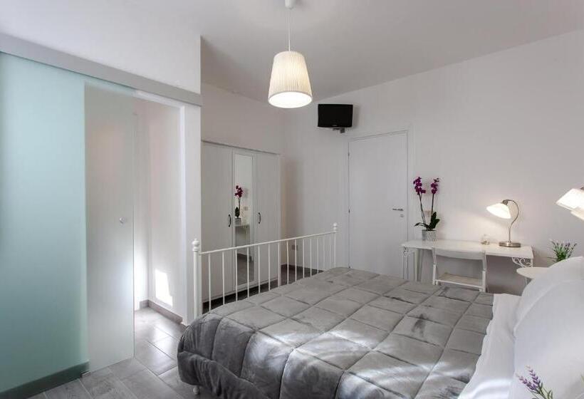 تختخواب و صبحانه Il Cortile Degli Artisti