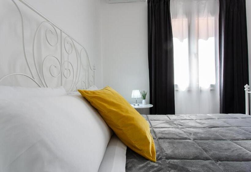 تختخواب و صبحانه Il Cortile Degli Artisti