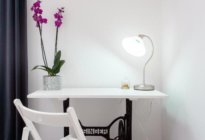 تختخواب و صبحانه Il Cortile Degli Artisti