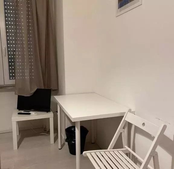 تختخواب و صبحانه Il Guasco Rooms