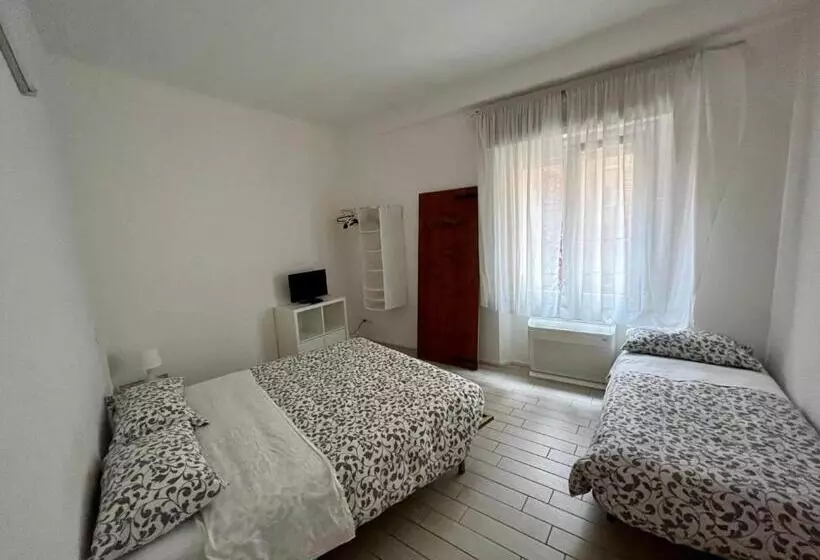 تختخواب و صبحانه Il Guasco Rooms